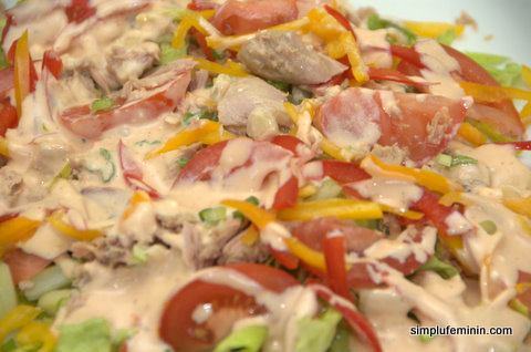 Salata de ton cu dressing Thousand Island