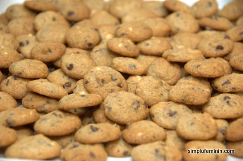 One-bite chocolate chips cookies