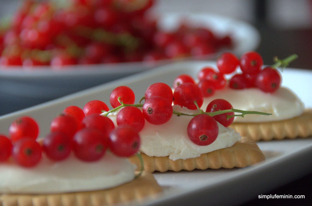 biscuiti mascarpone coacaze