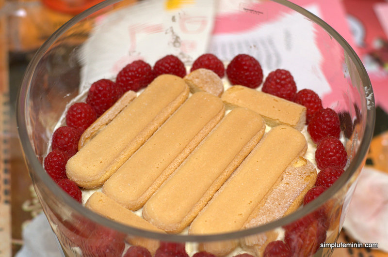 Tiramisu cu fructe la pahar